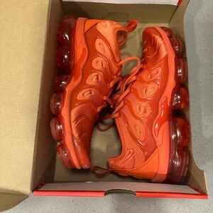 women’s nike 9.5 vapormax shoe